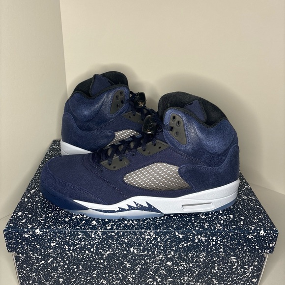 Jordan 5 Midnight Navy “Reverse Georgetown” Men 12.5 FD6812-400 - Picture 4 of 9